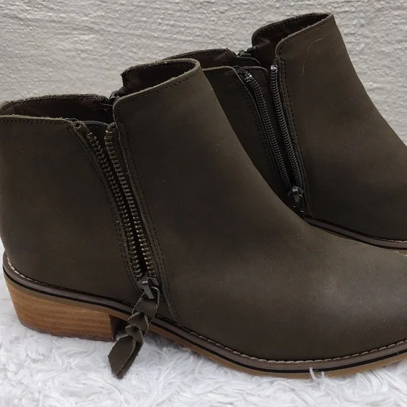 Blondo Empeigne Cuir Green Suede Leather Almond Toe Chunky Heel Ankle Boot NWT - Picture 5 of 16